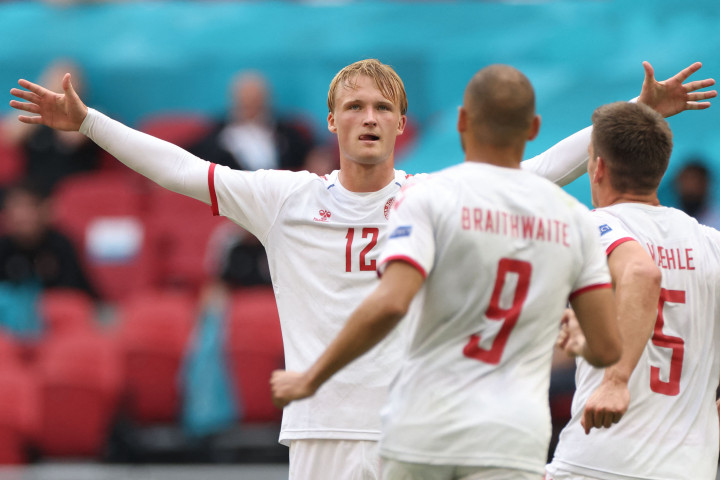 Pada menit ke-27 Tim Dinamit berhasil membuka keunggulan lewat tendangan Kasper Dolberg dari luar kotak penalti.
