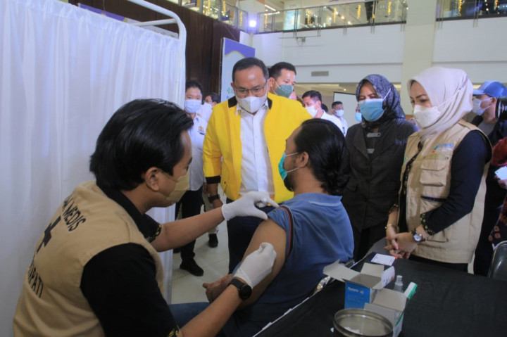 Ada sebanyak 400 kuota vaksinasi gratis yang diberikan kepada para pelaku UMKM di Sumsel. 