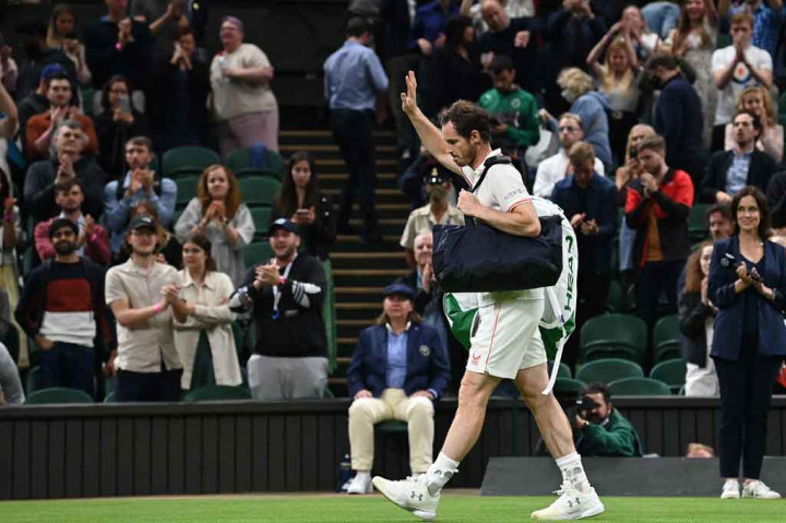 Sekarang berada di peringkat 118 dunia, mantan petenis nomor satu Murray selanjutnya akan menghadapi Oscar Otte dari Jerman atau Arthur Rinderknech dari Prancis untuk memperebutkan satu tempat di 32 besar.