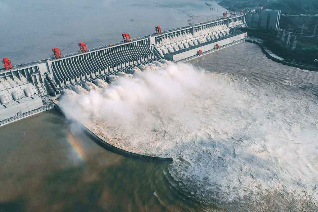 Bendungan Tiga Ngarai, bendungan pembangkit listrik terbesar dunia di Yichang, Provinsi Hubei, Tiongkok.