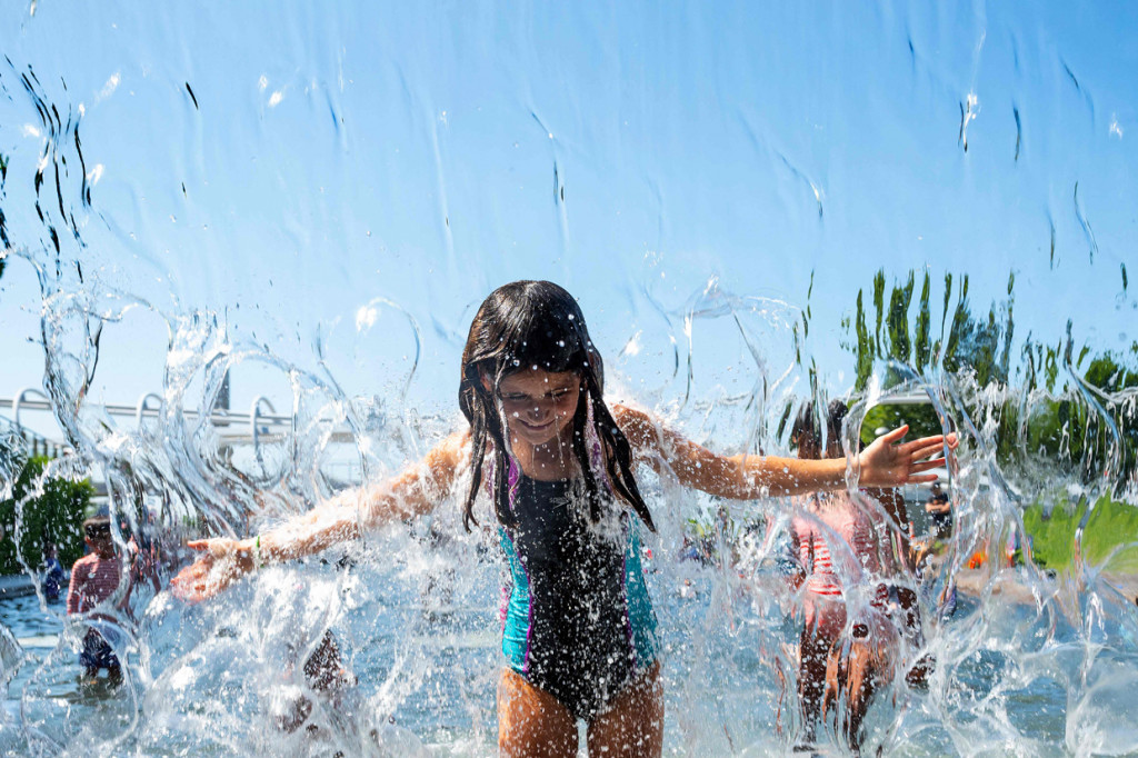 Suhu udara di wilayah Lytton, British Columbia, sekitar 250 kilometer sebelah timur laut Vancouver, memecahkan rekor tertinggi 'untuk suhu tertinggi sepanjang masa di Kanada' dengan 46,6 derajat Celsius tercatat pada Minggu, 27 Juni 2021, waktu setempat.