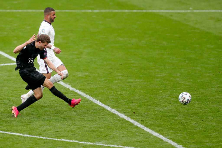Tim Panser nyaris berhasil menyamakan kedudukan pada menit ke-81, ketika Thomas Mueller lolos dari jebakan offside tetapi sang raumdeuter gagal menaklukkan Pickford dalam situasi satu lawan satu lantaran tembakannya melenceng dari sasaran.