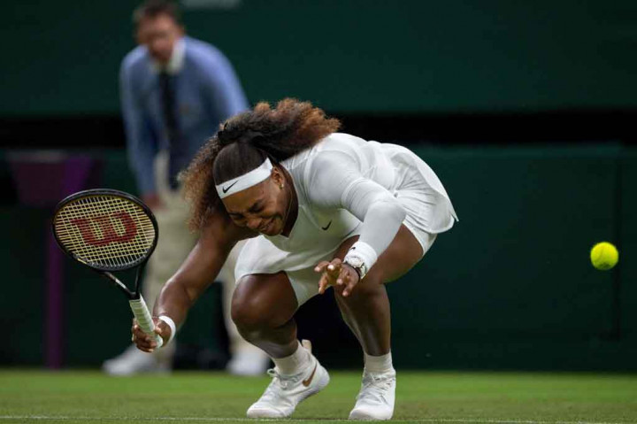 Unggulan keenam itu terpaksa mundur dari Wimbledon akibat cedera pergelangan kaki saat berjuang di set pertama babak pembuka menghadapi petenis Belarusia Aliaksandra Sasnovich.