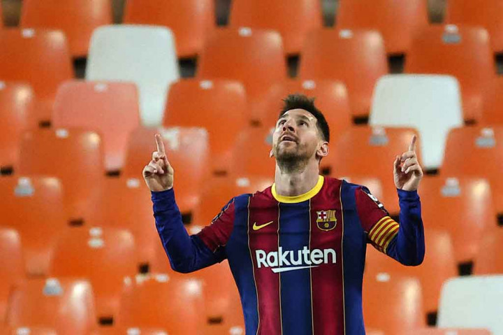 Klub Katalunya tersebut gagal memperpanjang kontrak Messi sebelum 30 Juni, membuat pemain berusia 34 tahun tersebut saat ini resmi tidak terikat dengan klub manapun.