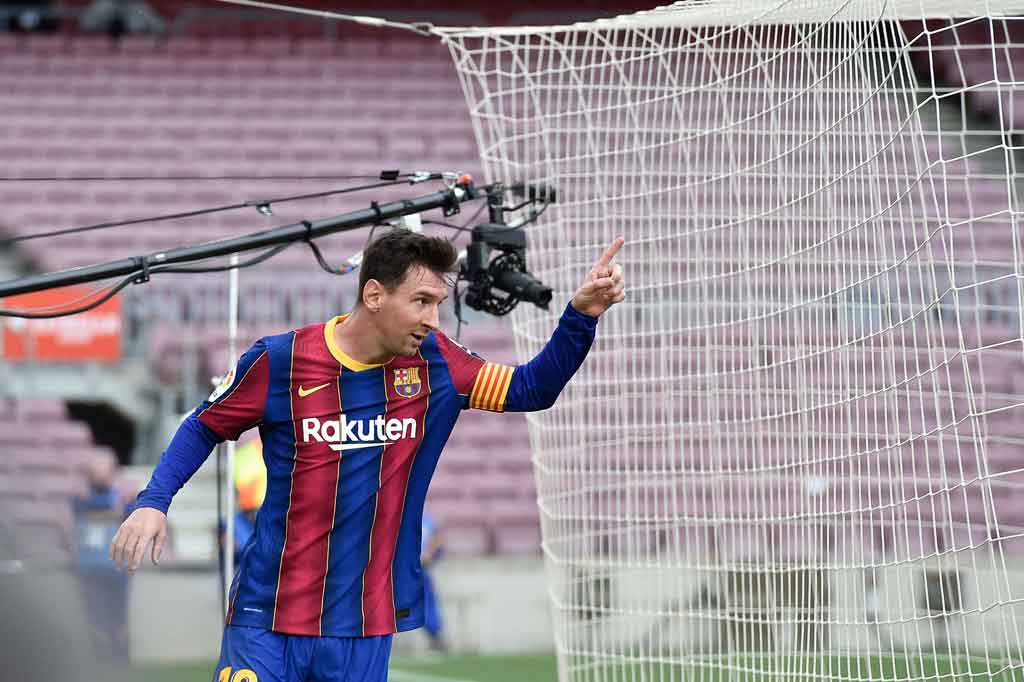 Namun, pihak Blaugrana masih percaya Messi akan menandatangani kontrak baru karena kedua pihak masih terus berdialog secara konsisten, dengan Presiden Barcelona Joan Laporta terus berkomunikasi dengan Jorge Messi, ayah sekaligus agen sang pemain.