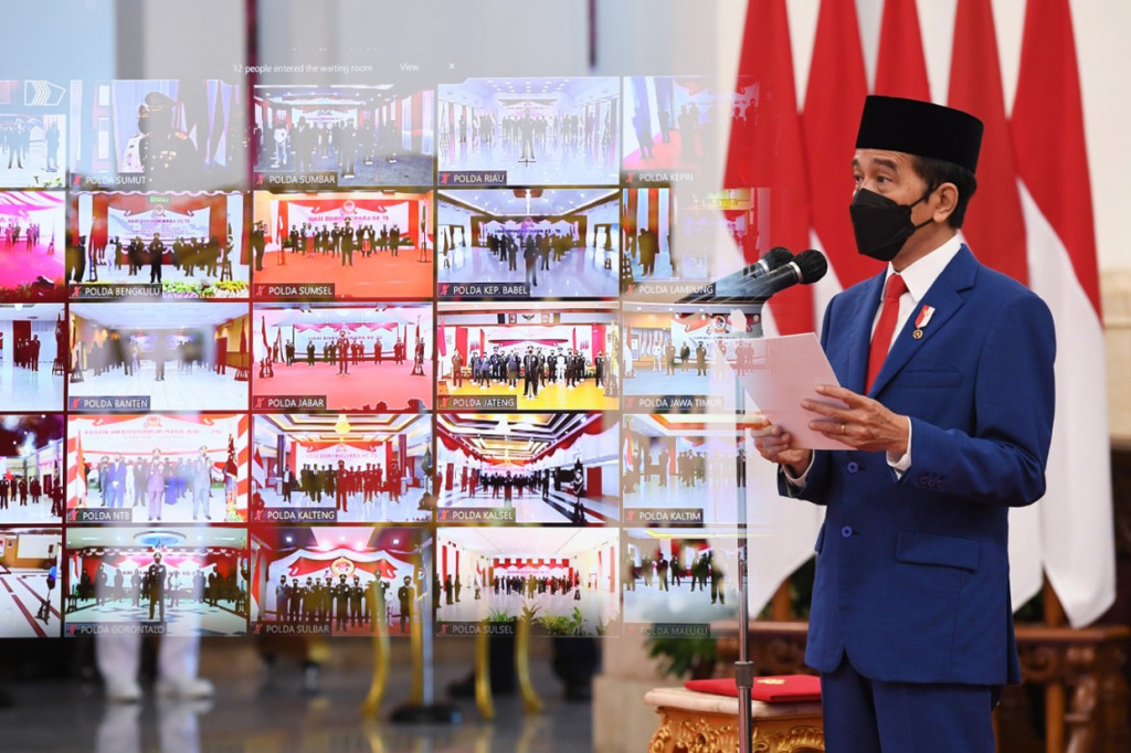 Presiden Joko Widodo saat memberikan sambutan pada Peringatan ke-75 Hari Bhayangkara, di Istana Negara, Jakarta.