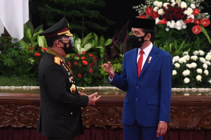 Presiden Joko Widodo juga mengingatkan bahwa Polri harus menggunakan kewenangannya secara bijak dan bertanggung jawab.
