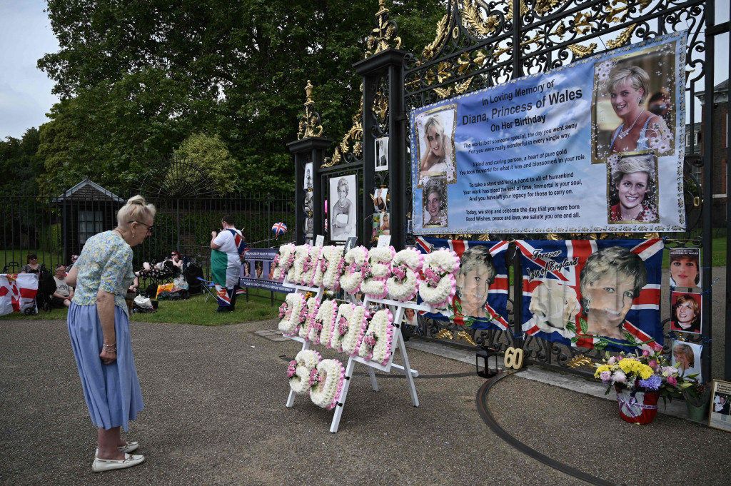 Bahkan setelah kematiannya, karya Putri Diana tetap hidup dalam bentuk amal peringatan dan proyek yang didirikan untuk membantu mereka yang membutuhkan.