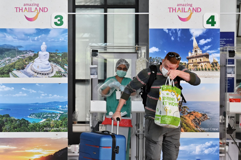 Lebih dari 75 persen warga Phuket telah divaksinasi, angka ini lebih besar dari keseluruhan Thailand yang adalah 3,6 persen.