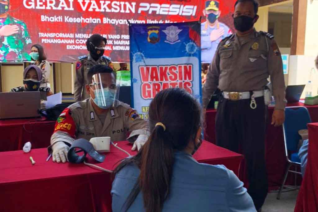 Abipraya mewakili Kapolres AKB Edy Suranta Sitepu menyatakan bahwa fasilitas layanan gratis vaksinasi kepada pemohon SIM adalah berdasarkan surat telegram Kapolda Jateng No ST/1437/VI/YAN.1.1./2021 tanggal 29 Juni 2021.
