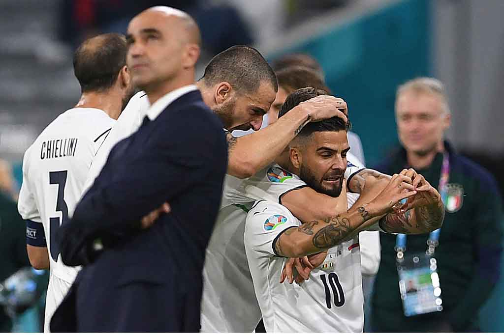 Courtois kembali harus memungut bola dari dalam gawangnya pada menit ke-44 ketika gerakan indah dari Lorenzo Insigne di luar kotak penalti Belgia dia akhiri dengan tendangan keras diagonal yang sulit dijangkau oleh kiper nomor satu Belgia itu.