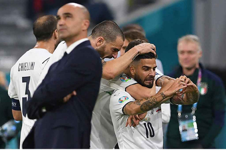 Courtois kembali harus memungut bola dari dalam gawangnya pada menit ke-44 ketika gerakan indah dari Lorenzo Insigne di luar kotak penalti Belgia dia akhiri dengan tendangan keras diagonal yang sulit dijangkau oleh kiper nomor satu Belgia itu.