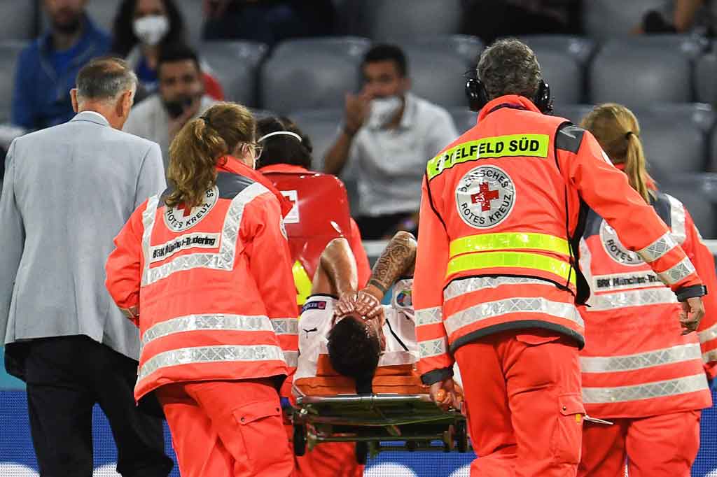 Laporan media Italia mengatakan, Spinazzola yang sangat penting bagi laju mengesankan Gli Azzurri ke empat besar itu mengalami cedera tendon Achilles, yang bisa membuatnya absen selama berbulan-bulan.