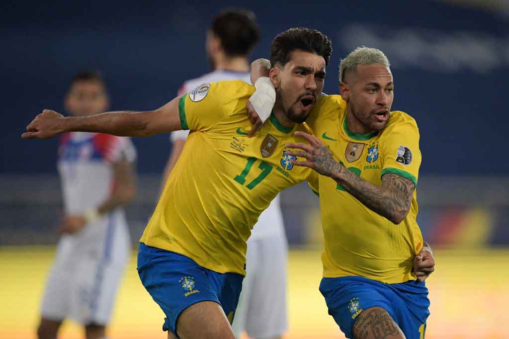 Brasil memulai babak kedua dengan baik dan berhasil menjebol gawang chile pada menit ke-48 lewat pemain pengganti Lucas Paqueta.