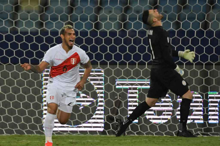 Miguel Trauco mencetak gol penentu kemenangan Peru, sekaligus menuntaskan drama adu penalti dengan dua tembakan ke atas mistar gawang dan tiga penyelamatan.