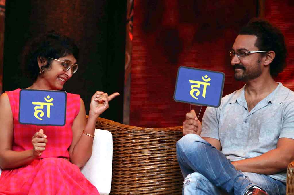 Khan dan Rao bertemu saat syuting film pada 2001 di mana Rao menjadi asisten sutradara, dan mereka kemudian menikah pada Desember 2005.