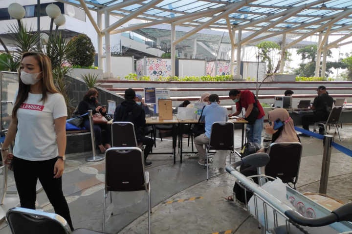 Alhasil, para penumpang terpaksa harus menjadwalkan ulang keberangkatan (reschedule).