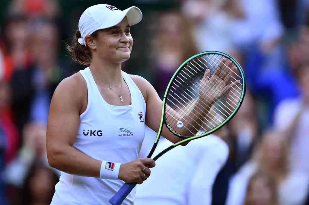 Barty menyingkirkan Barbora Krejcikova untuk menuju perempat final pertamanya di Grand Slam lapangan rumput Wimbledon.