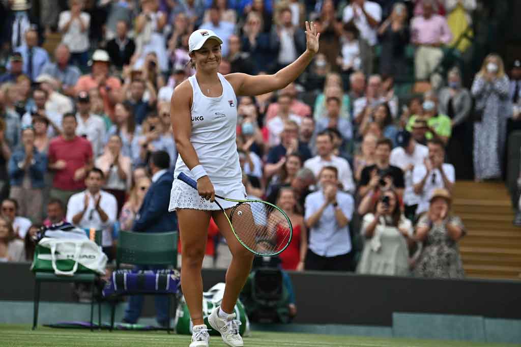 Petenis Australia berusia 25 tahun itu akan menghadapi pemenang pertandingan antara rekan senegaranya Ajla Tomljanovic melawan remaja Inggris Emma Raducanu pada Selasa, 6 Juli 2021 untuk memperebutkan satu tempat di semifinal.