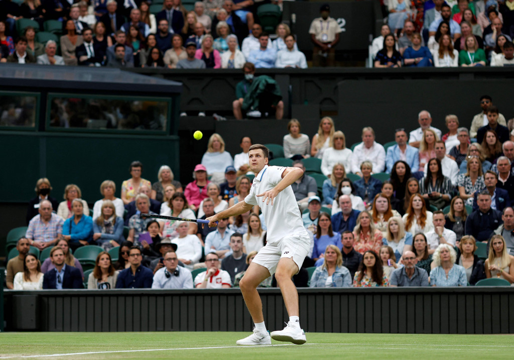 Laga yang telah bergulir sejak Senin, 5 Juli kemarin ini  tuntas dengan skor akhir 2-6, 7-6(2), 3-6, 6-3, 6-3 untuk kemenangan Hurkacz.