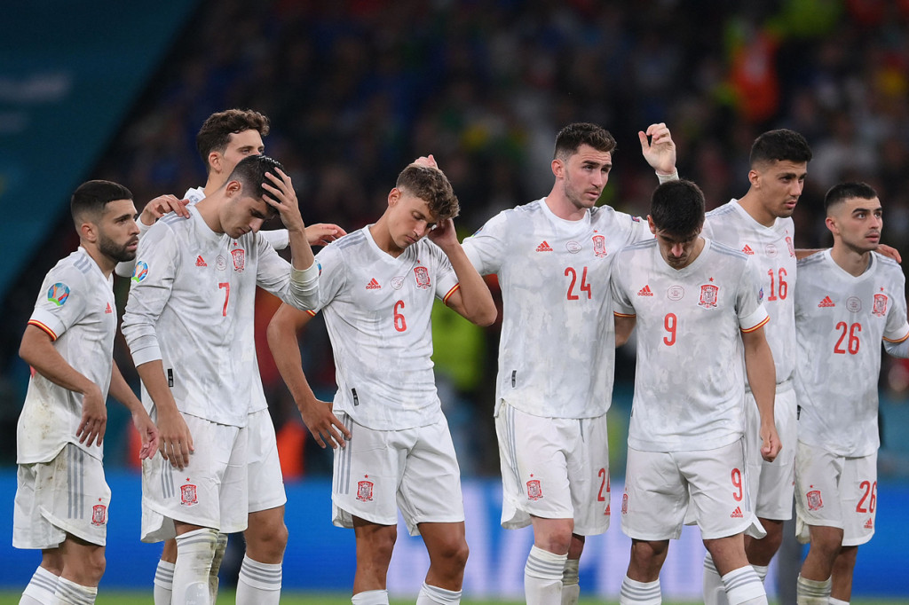 Sementara, dua penendang Spanyol yaitu Dani Olmo dan Alvaro Morata tak mampu mencetak gol lewat titik putih.