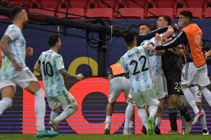Melihat Aksi Kiper Argentina Gagalkan 3 Penalti Kolombia