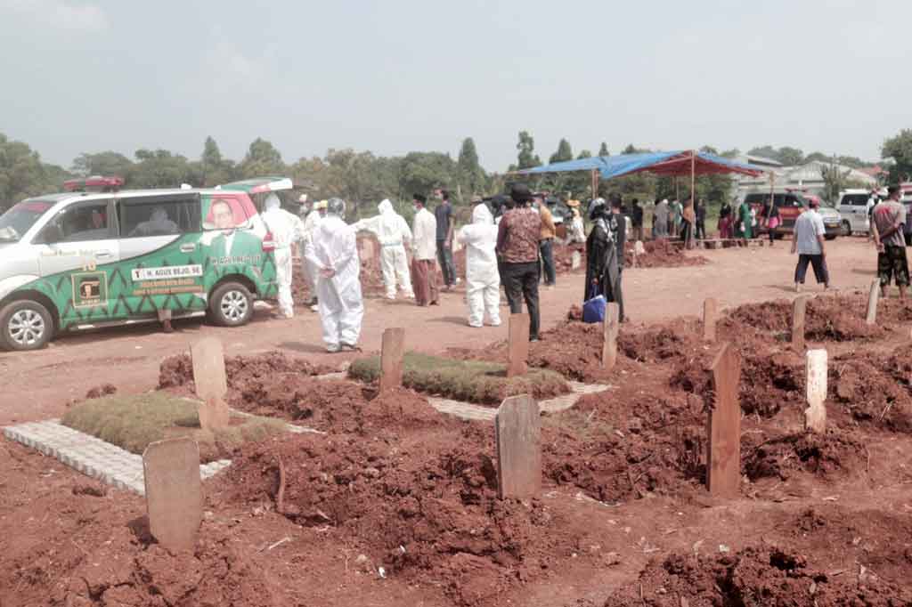 Hal itu menyusul lahan pemakaman jenazah dengan protokol covid-19 di Tempat Pemakaman Umum (TPU) Pedurenan, Kota Bekasi, Jawa Barat yang terisi penuh.