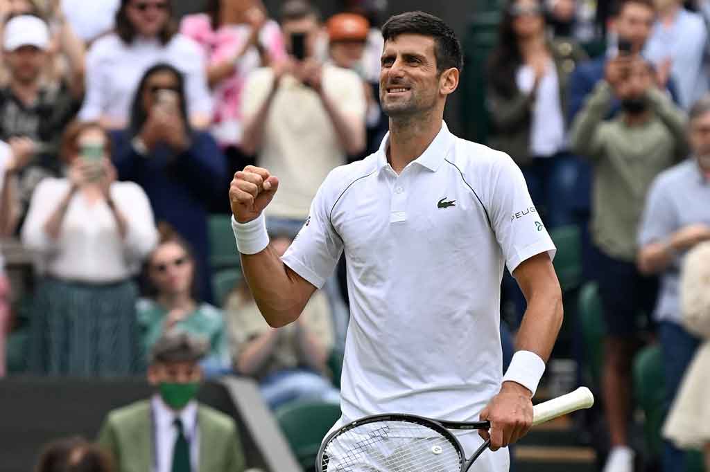 Petenis nomor satu dunia Novak Djokovic mencapai semifinal turnamen Wimbedlon yang ke-10, Rabu, 7 Juli 2021 malam WIB. 
