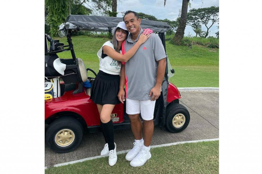 Polisi menangkap artis Nia Ramadhani dan suaminya, Ardi Bakrie, karena terkait kasus penyalahgunaan narkotika. Kabid Humas Polda Metro Jaya Kombes Yusri Yunus mengonfirmasi hal itu pada Kamis, 8 Juli 2021.