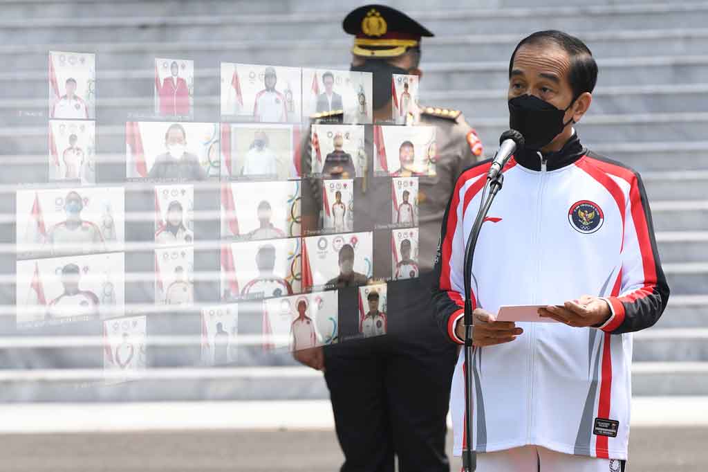 Presiden Joko Widodo memberikan sambutan dalam pelepasan kontingen Indonesia untuk Olimpiade Tokyo tahun 2021 di halaman Istana Merdeka, Jakarta, Kamis, 8 Juli 2021. Sebanyak 28 atlet dari 8 cabang olahraga akan berlaga dalam Olimpade Tokyo yang akan berlangsung dari 23 Juli hingga 8 Agustus 2021.