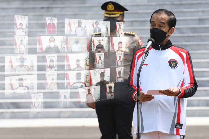 Presiden Joko Widodo memberikan sambutan dalam pelepasan kontingen Indonesia untuk Olimpiade Tokyo tahun 2021 di halaman Istana Merdeka, Jakarta, Kamis, 8 Juli 2021. Sebanyak 28 atlet dari 8 cabang olahraga akan berlaga dalam Olimpade Tokyo yang akan berlangsung dari 23 Juli hingga 8 Agustus 2021.