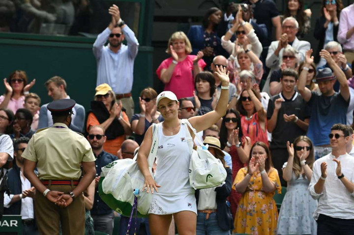 Petenis Australia berusia 25 tahun itu akan melawan mantan petenis nomor satu dunia Karolina Pliskova dari Republik Ceko atau unggulan kedua dari Belarusia Aryna Sabalenka di final Sabtu, 10 Juli 2021.