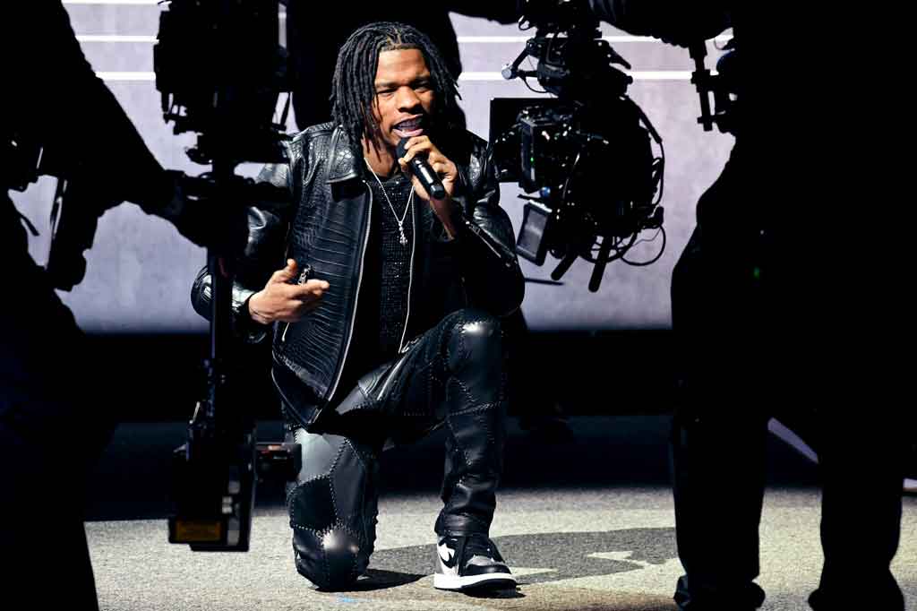 Polisi menyatakan, Baby dengan nama asli Dominique Armani Jones, berada di dalam mobil yang diparkir yang tercium bau ganja. Surat kabar Le Parisien melaporkan, selama pencarian di Avenue Montaigne di jantung ibu kota Paris, sekitar 20 gram ganja ditemukan di dalam mobil tersebut. Baby kemudian dibawa ke kantor polisi terdekat dan ditahan.