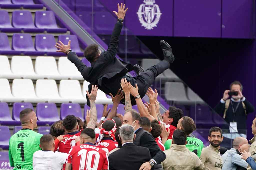 Mantan gelandang Atletico berusia 51 tahun itu sudah memimpin 527 pertandingan Atletico dengan 60 persen menang dan 16 persen kalah.