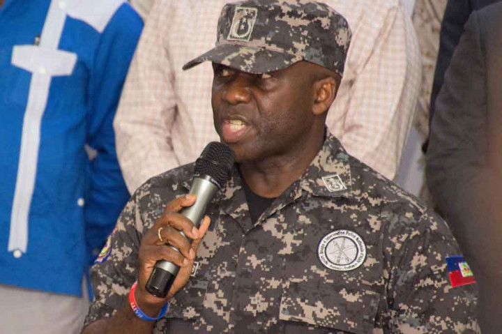 Kepala Kepolisian Nasional Haiti, Leon Charles, berjanji akan melacak delapan orang lainnya.