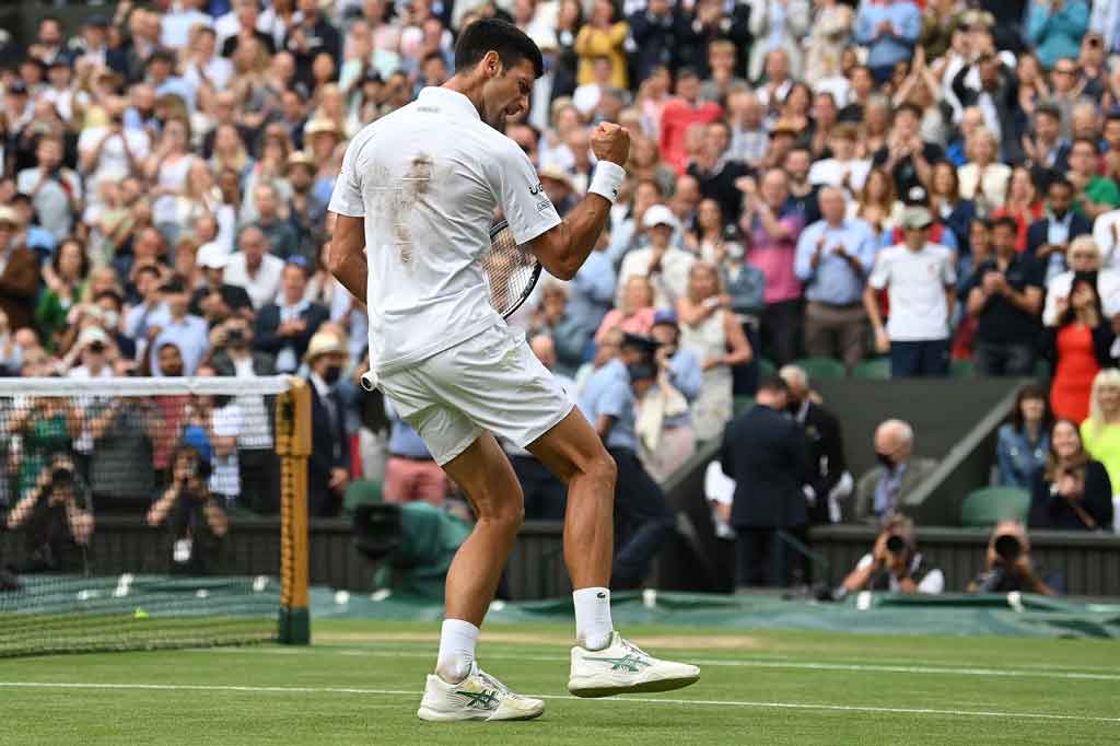Petenis berusia 34 tahun asal Serbia itu akan bertemu dengan petenis Italia Matteo Berrettini di pada Minggu, 11 Juli 2021. Sebelumnya Berrettini menjadi petenis Italia pertama yang mencapai final dengan mengalahkan Hubert Hurkacz 6-3, 6-0, 6-7 (3/7), 6-4.