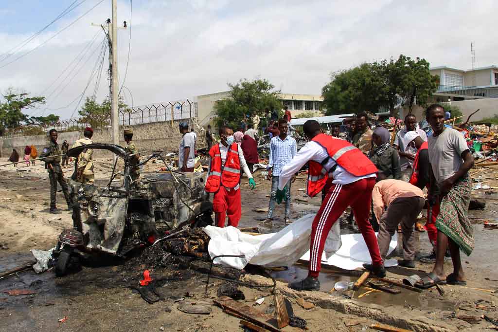  Sebuah bom mobil besar yang menargetkan seorang kepala polisi meledak di Ibu Kota Somalia, Mogadishu, Sabtu, 10 Juli 2021, mengakibatkan lima orang meninggal dunia. 