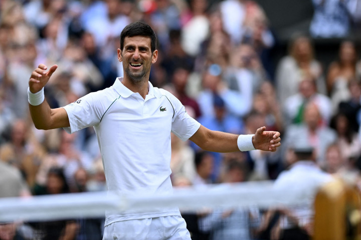 Ini adalah gelar juara Wimbledon ketiga secara beruntun yang diraih oleh Djokovic. 