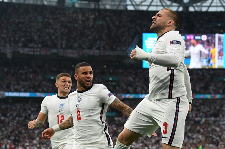 Gol pembuka Inggris dicetak oleh Luke Shaw ketika laga baru bergulir dua menit.