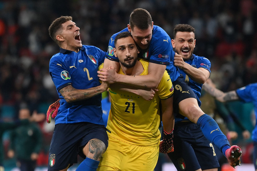 Italia pada tahap ini berhasil keluar sebagai pemenang dengan skor 3-2.