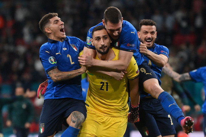 Italia pada tahap ini berhasil keluar sebagai pemenang dengan skor 3-2.