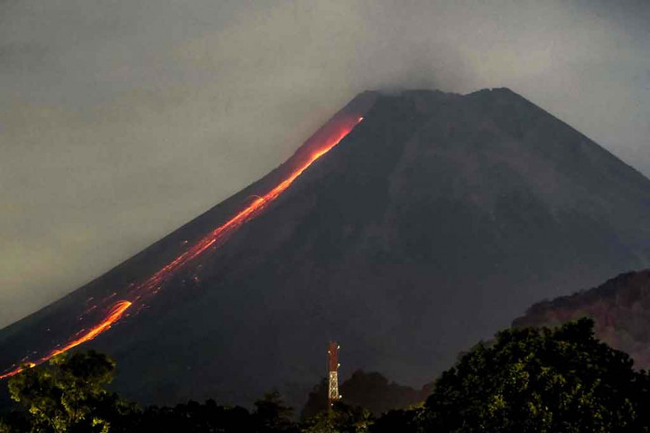 Menurut Kepala BPPTKG, Hanik Humaida, selama periode pengamatan itu Merapi juga mengalami 61 kali gempa guguran dengan amplitudo 4-24 mm selama 17.9-162 detik, 4 kali gempa hembusan dengan amplitudo 3-5 mm selama 11.1-15 detik, serta lima kali gempa fase banyak dengan amplitudo 3-7 mm selama 5.7-7.9 detik.