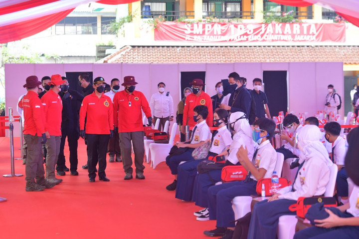 Badan Intelijen Negara (BIN) menggelar vaksinasi covid-19 door to door di sejumlah daerah.