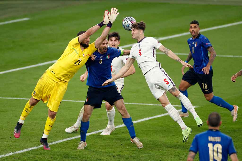 Donnarumma menjadi rekrutan kelima PSG dalam bursa transfer musim panas ini sekaligus pemain ketiga yang didatangkan secara gratis setelah gelandang Georginio Wijnaldum dan bek Sergio Ramos. PSG sebelumnya juga sudah mempermanenkan Danilo Pereira sebagai klausul kontrak peminjaman dari Porto serta memboyong bek sayap Achraf Hakimi dari Inter Milan.