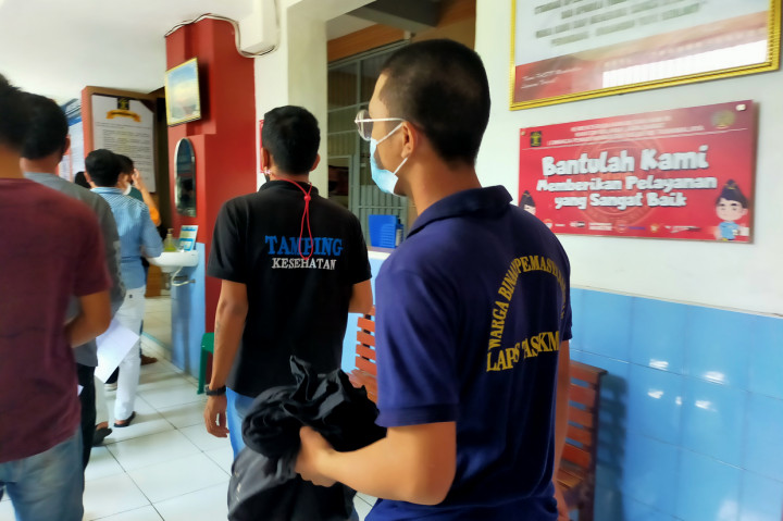 Setelah masuk ke dalam Lembaga Pemasyarakatan Kelas IIB Tasikmalaya, Asep Lutfi, diperlakukan layaknya seperti pelaku kejahatan kriminal lainnya. 