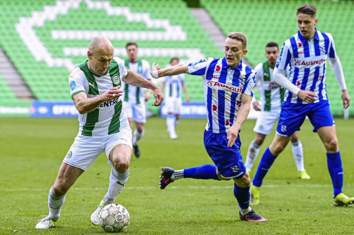 Robben membenarkan kabar itu dalam sebuah pernyataan resmi di akun media sosial-nya dan pesan singkat kepada para pengikutnya. 