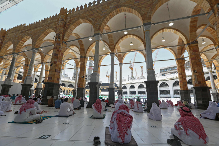 Endang menjelaskan, jemaah yang sudah terdata tersebut terdiri atas unsur diplomat yaitu dari KBRI dan KJRI, pekerja migran Indonesia (PMI), serta mahasiswa Indonesia dan sejumlah WNI lainnya yang sudah lama menetap di Saudi.