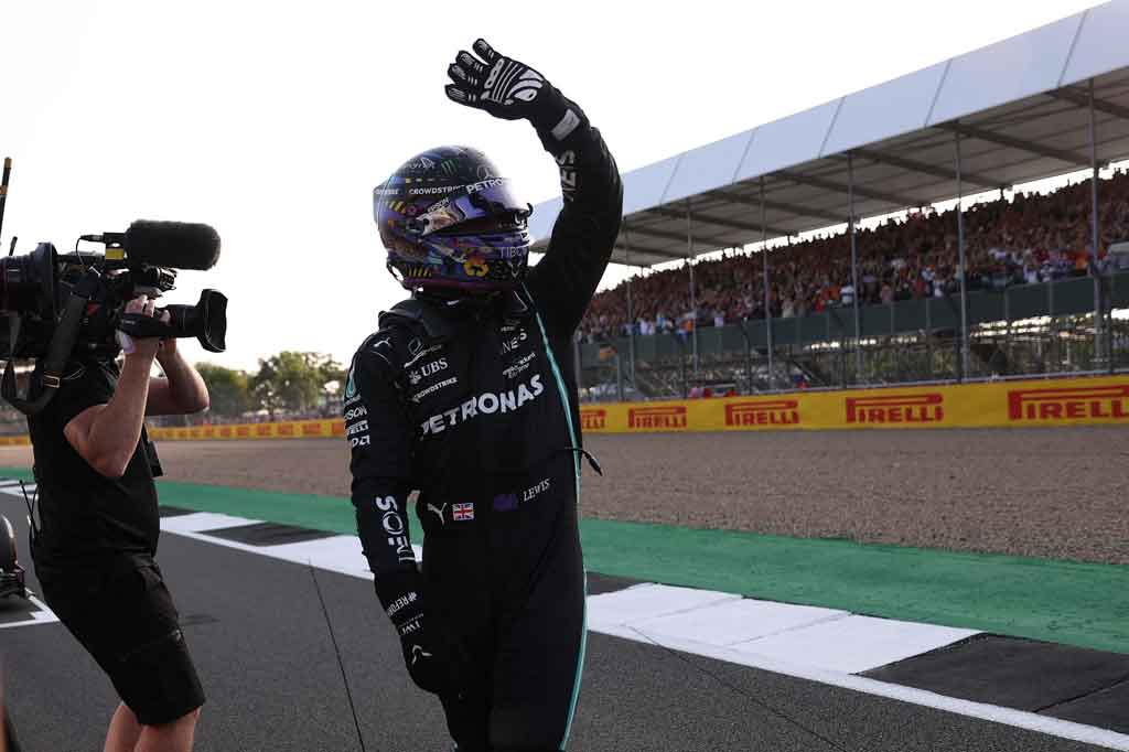 Setelah finis terbaik ketiga di sesi latihan bebas pertama hari itu, juara dunia tujuh kali itu mencatatkan waktu terbaik 1:26,134 detik di Q3, saat Formula 1 menguji format baru balapan akhir pekan ini di Inggris.