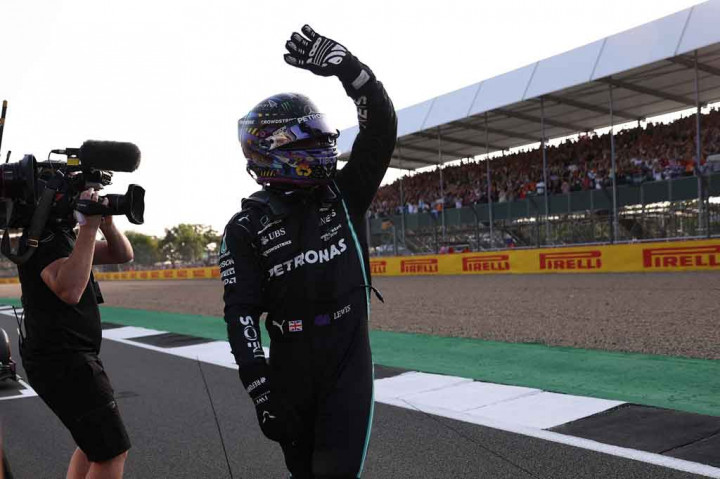 Setelah finis terbaik ketiga di sesi latihan bebas pertama hari itu, juara dunia tujuh kali itu mencatatkan waktu terbaik 1:26,134 detik di Q3, saat Formula 1 menguji format baru balapan akhir pekan ini di Inggris.