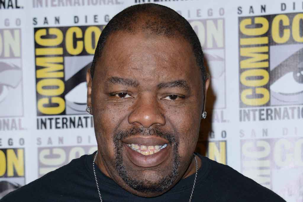 Majalah Rolling Stone melaporkan bahwa rapper yang terkenal dengan lagu hits Just a Friend tersebut meninggal dengan istrinya, Tara, berada di sisinya.